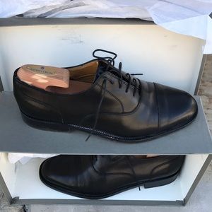 Black Cole Haan Shoe. Size: 9 D